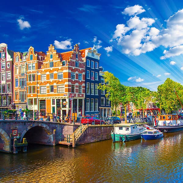 popularHotelsInternational.dest.amsterdam
